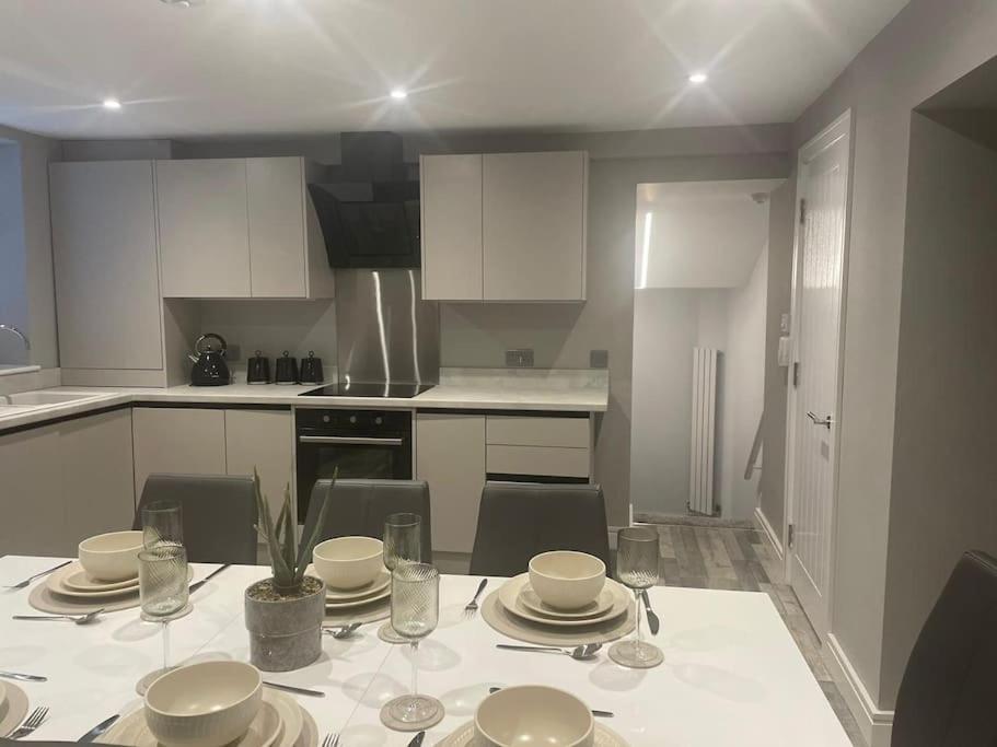 Rivendell Modern 2 Bedroom Apartment In St Peters Village Sleeps 6 Бродстейрс Экстерьер фото